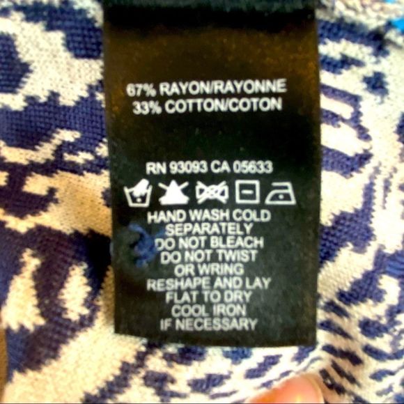 ZOZO embroidered light Navy and white shrug {D} - Picture 5 of 7